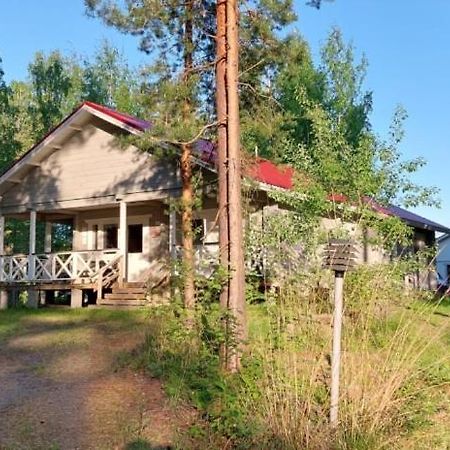 Pulla Karvisen Maatilamatkailussa Ruokola Exterior foto