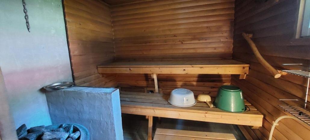 Pulla Karvisen Maatilamatkailussa Ruokola Exterior foto